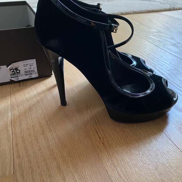 Gucci MaryJane Heels Size 38 - Picture 2 of 4